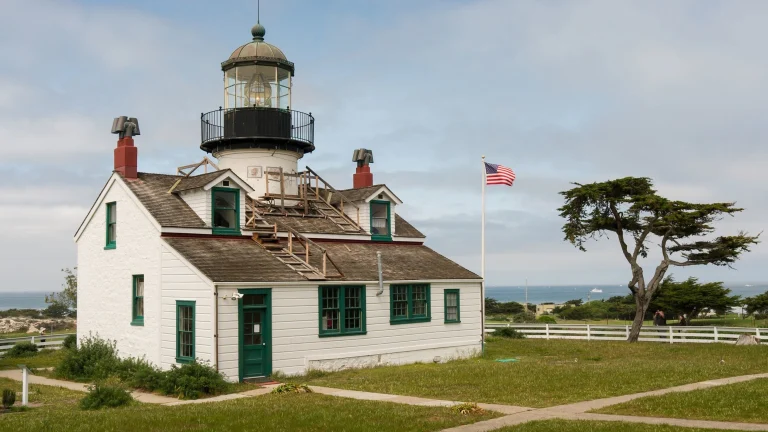 Point_Pinos_Light_during_reconstruction_(2013)