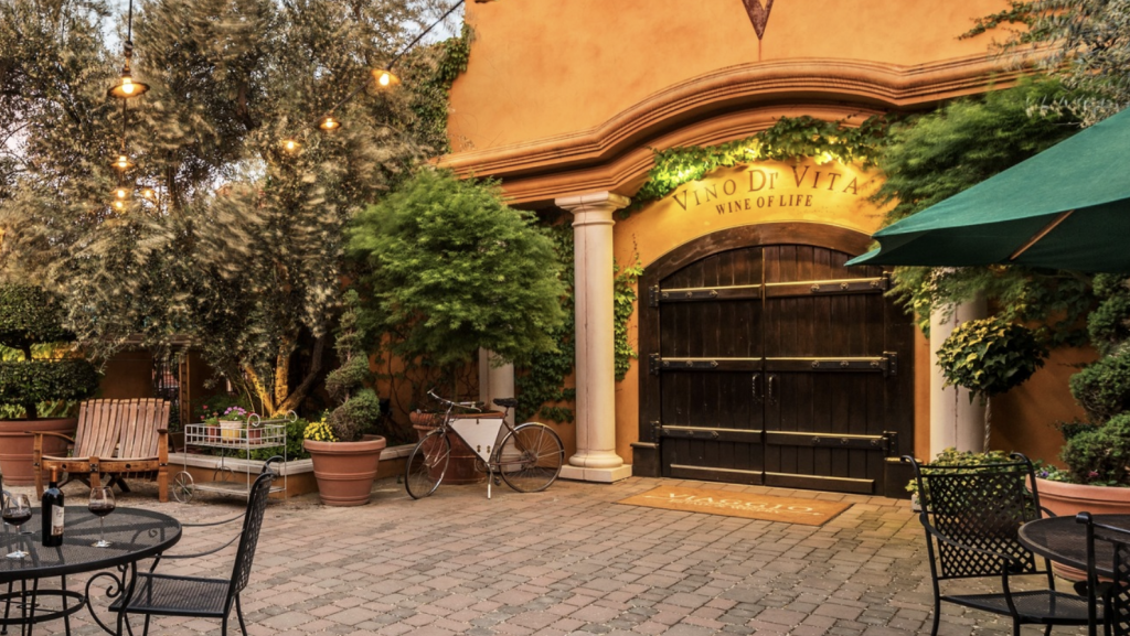 Viaggio Winery tasting patio