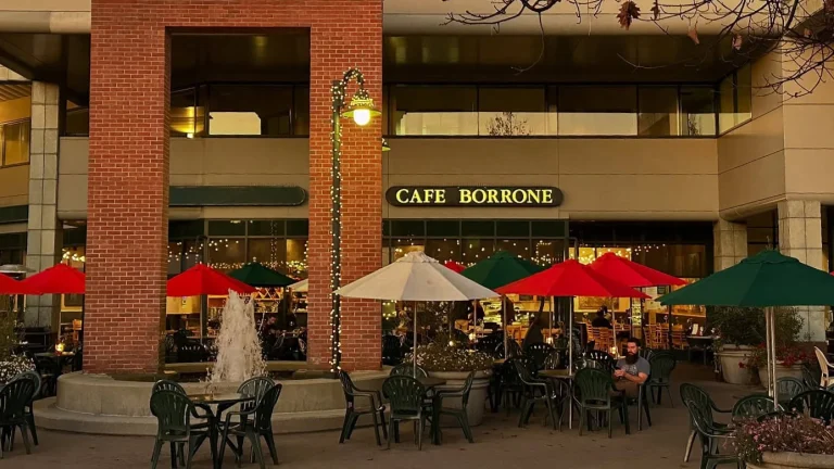 Cafe Borrone, a dog-friendly restaurant in Menlo Park, California