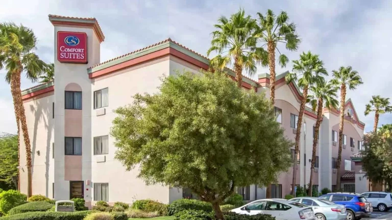 Comfort Suites Palm Desert