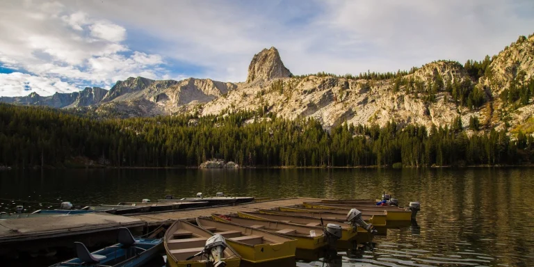 Mammoth Lakes Resort Area, a dog-friendly welcome center in Mammoth Lakes, California