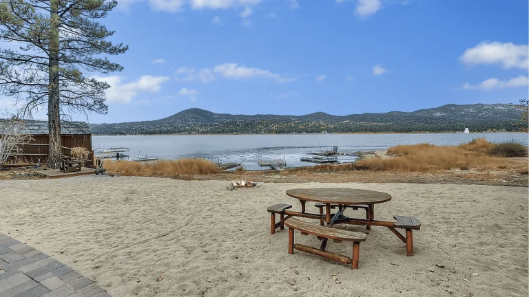 WowRentals, a dog-friendly lodging in Big Bear Lake, California