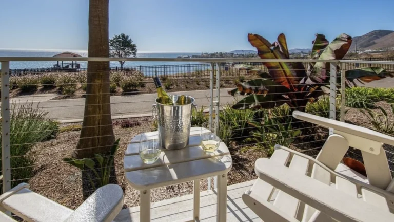 The Inn at the Cove