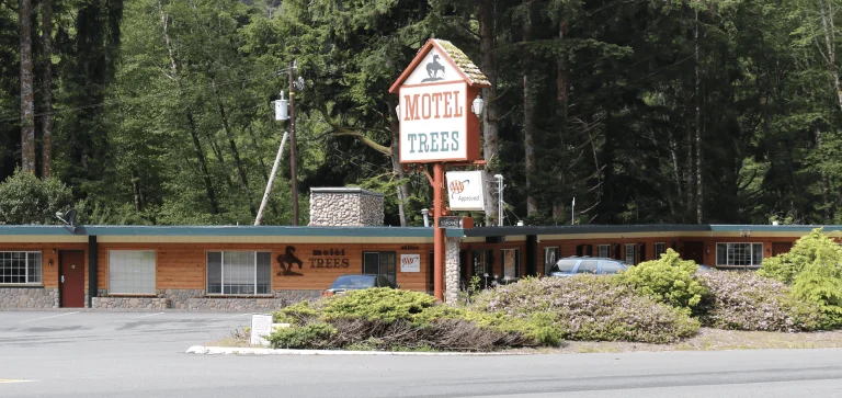 Motel Trees, a dog-friendly hotel in Klamath, California