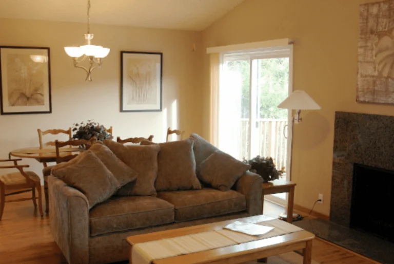 Clearlake Keys House, a dog-friendly lodging in Clearlake Oaks, California