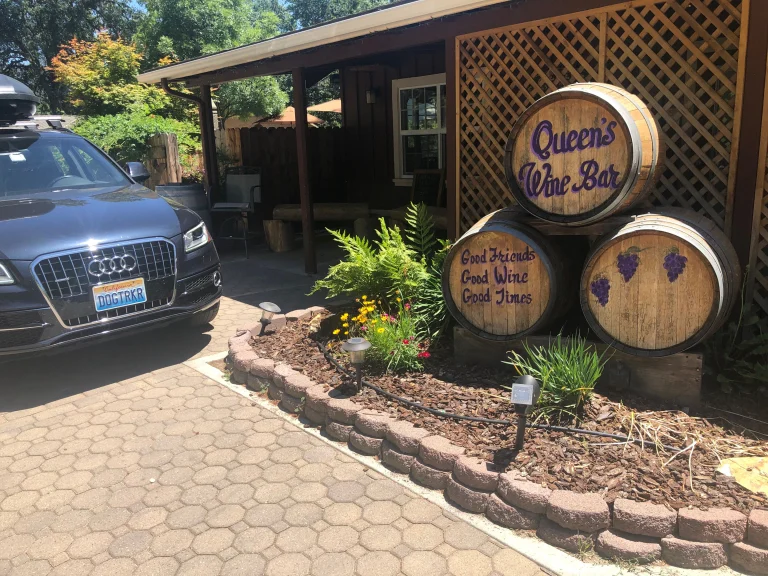 Queen’s Inn by the River