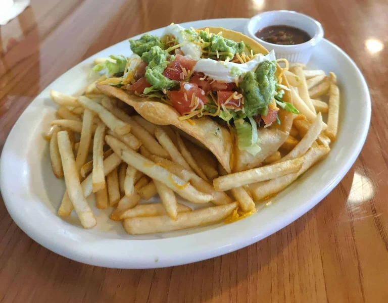 Lyndall’s Sports Stop Grill
