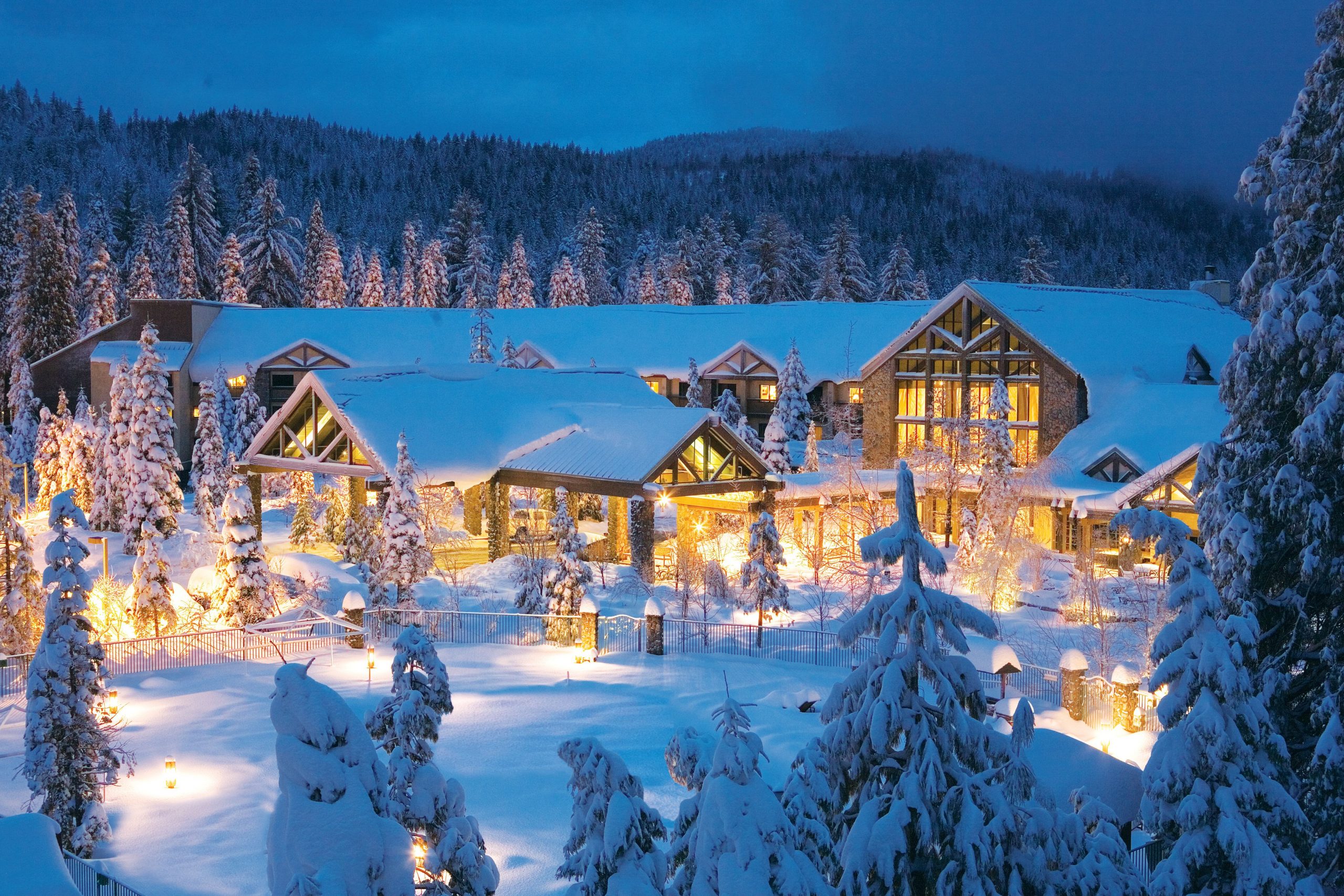 Tenaya Lodge in winter at Yosemite