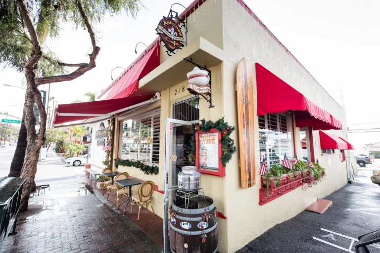Antoine’s Cafe