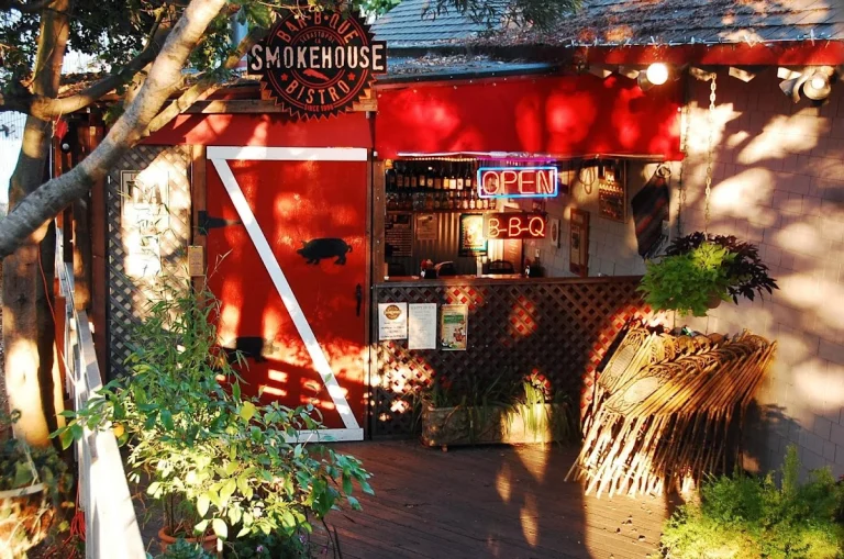 Bar-B-Que Smokehouse Bistro, Sebastopol