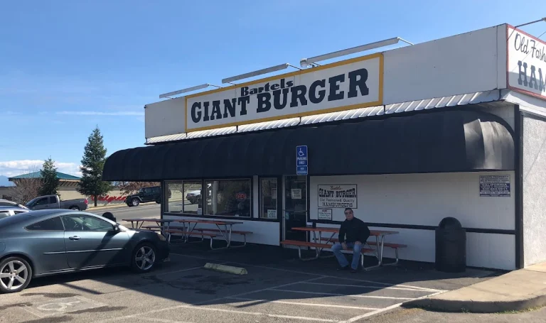 Bartel's Giant Burger, a dog-friendly restaurant in Redding, California