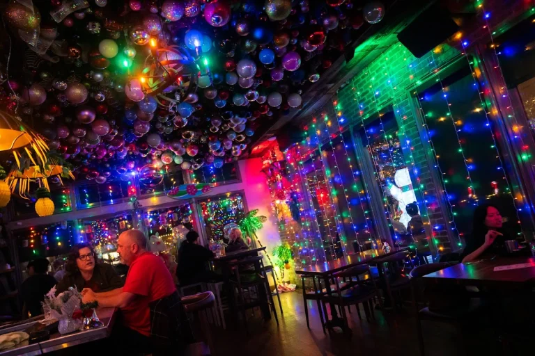 Beer Baron Bar & Kitchen, a dog-friendly bar in Pleasanton, California