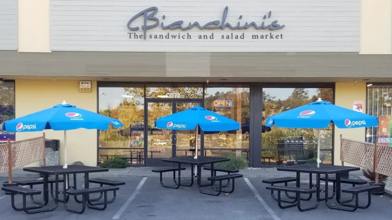 Bianchini’s Sandwich & Salad, a dog-friendly pet supply store in Santa Rosa, California