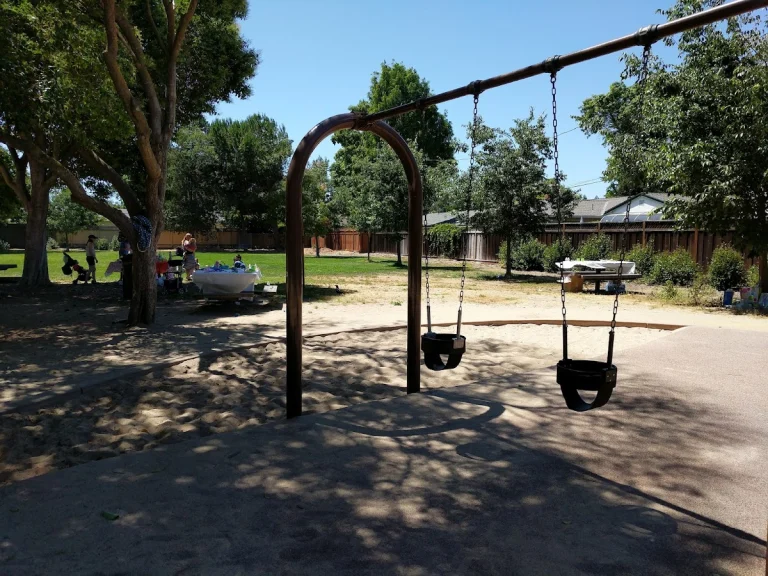 Bubb Park, a dog-friendly park in Mountain View, California