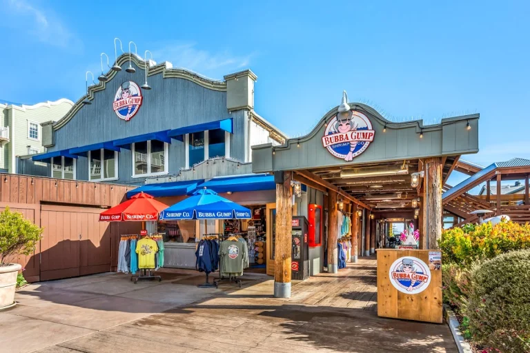 Bubba Gump Shrimp Co., a dog-friendly restaurant in Monterey, California