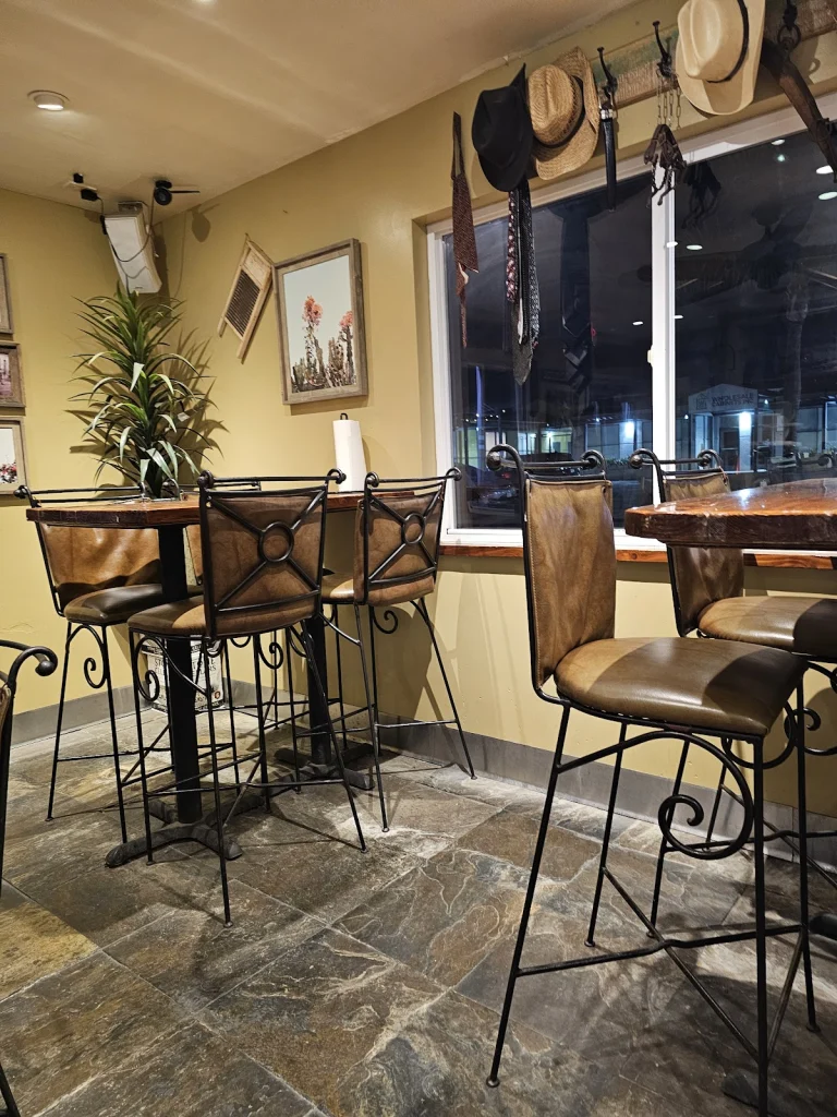 Bull's Smokin' BBQ, a dog-friendly restaurant in San Diego, California