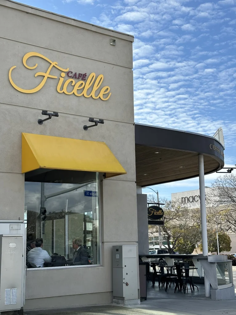 Cafe Ficelle, a dog-friendly restaurant in Ventura, California