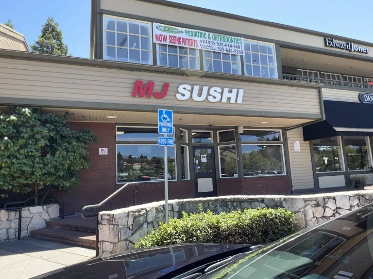 Cafe Meyers, a dog-friendly restaurant in Danville, California