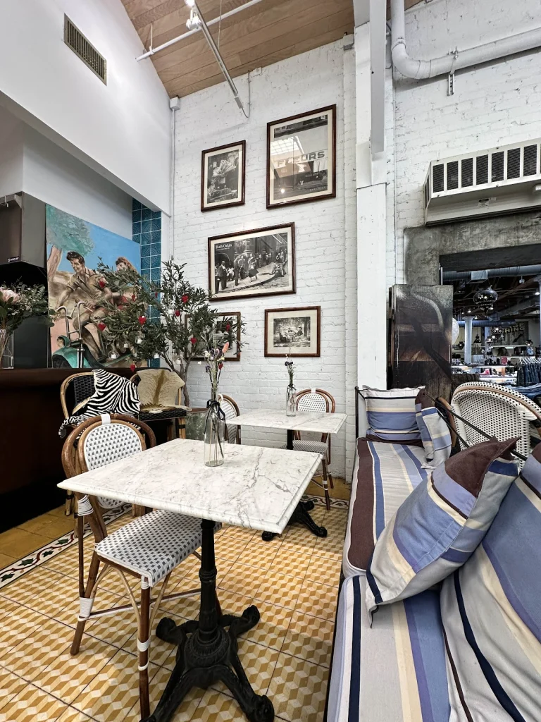 Cafe Midi, a dog-friendly restaurant in Los Angeles, California
