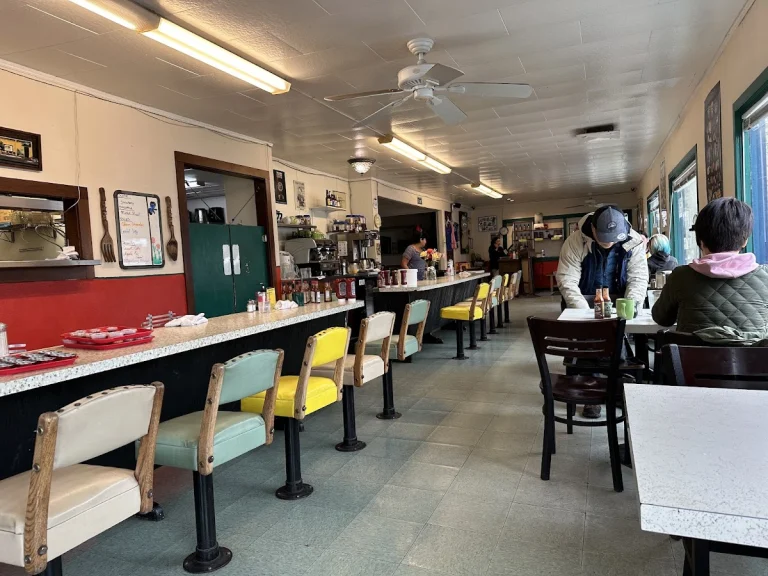 Cafe One, a dog-friendly restaurant in Fort Bragg, California