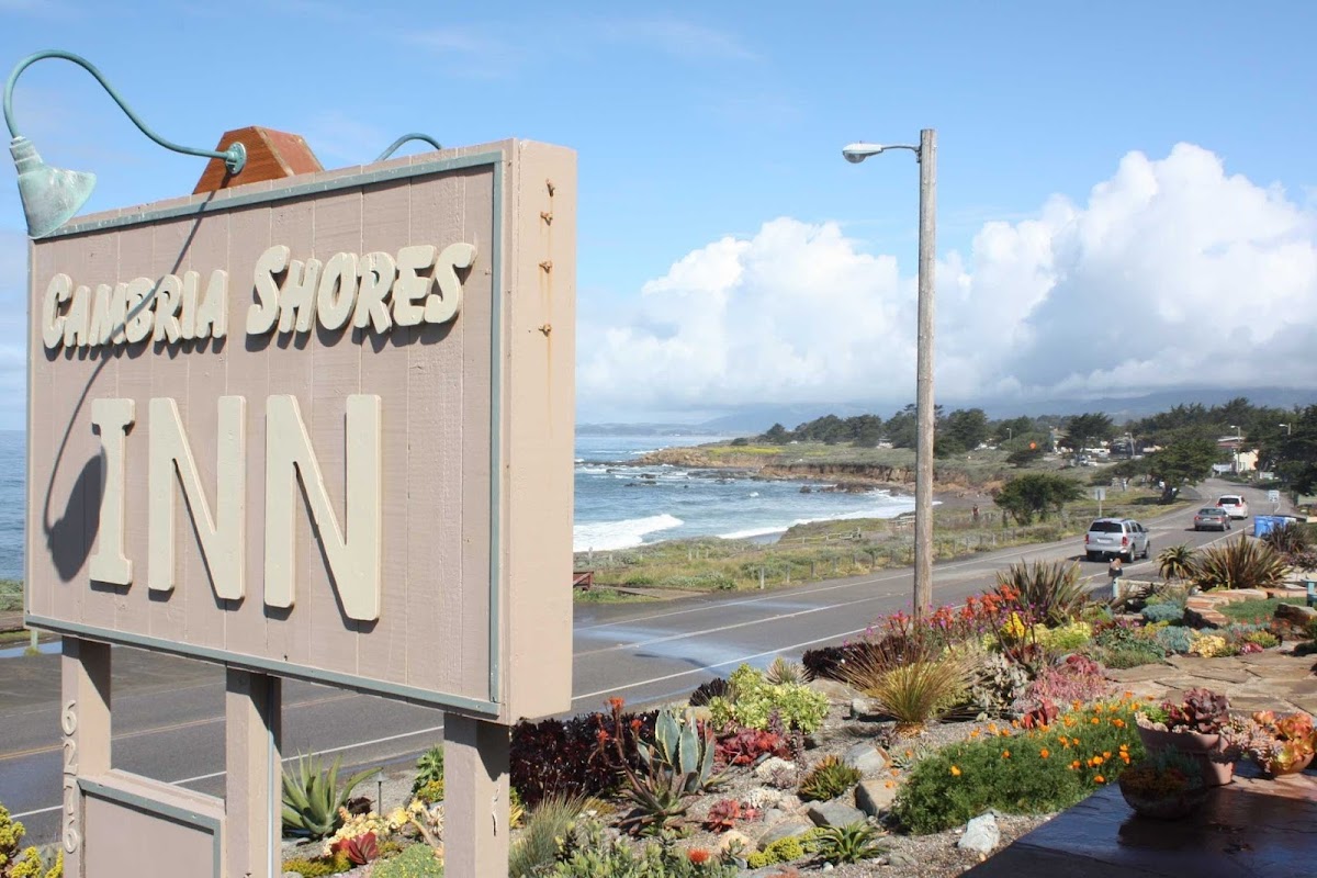 Cambria Shores Inn, a beachfront dog-friendly hotel on the Central Coast