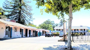 Cloverdale Oaks Inn