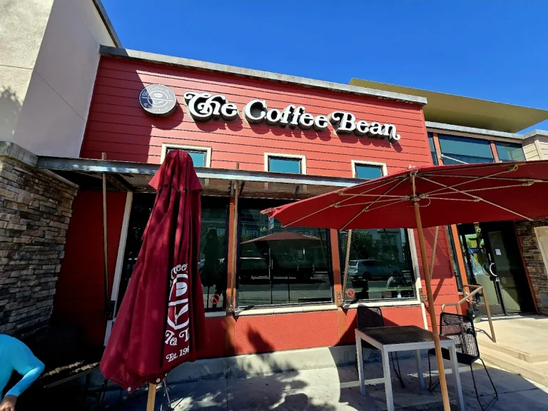 Coffee Bean & Tea Leaf