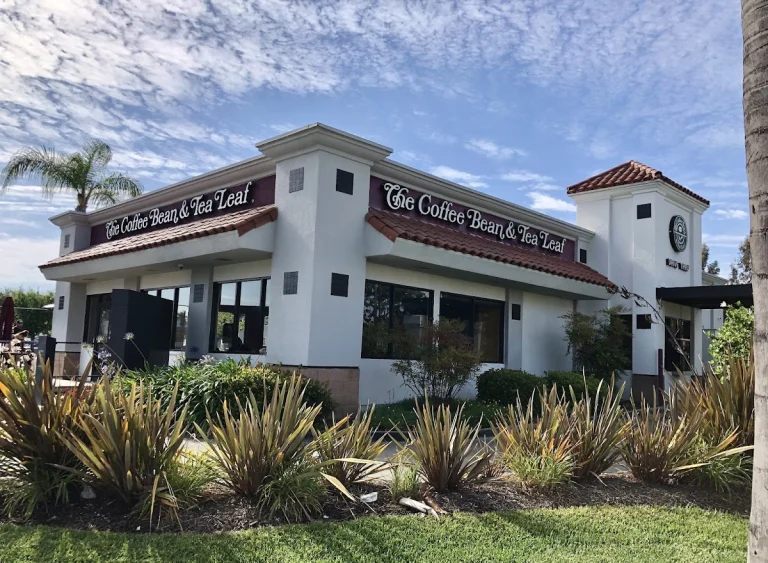 Coffee Bean & Tea Leaf, Brea
