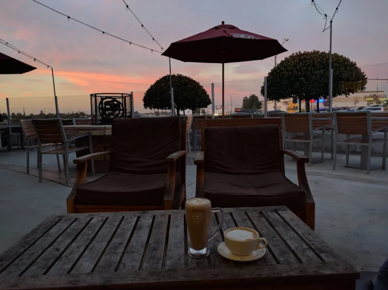 Coffee Bean & Tea Leaf, Fountain Valley