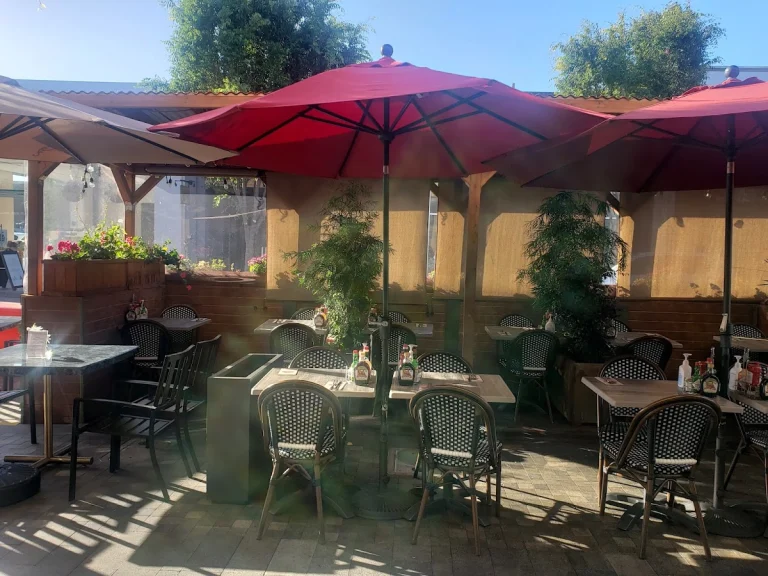 Crepevine, a dog-friendly restaurant in Burlingame, California