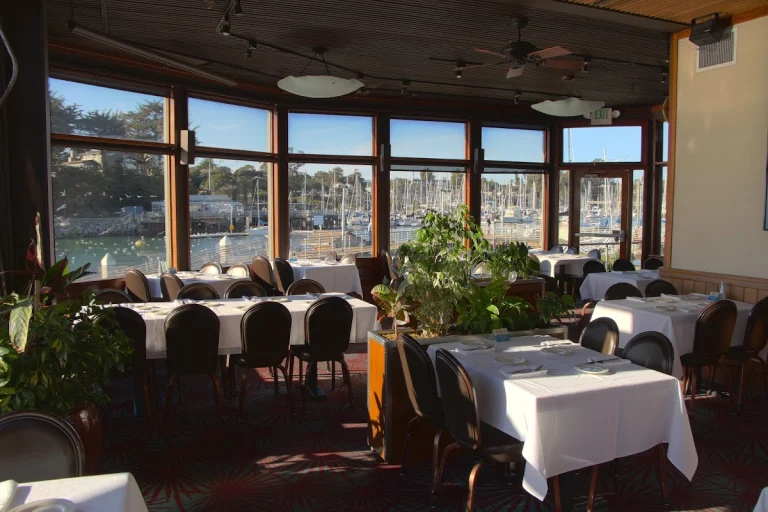 Crow’s Nest Beach Market