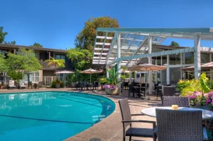 Dinah’s Garden Hotel
