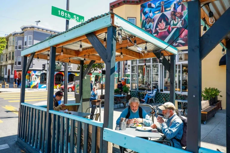 Dolores Park Cafe, a dog-friendly restaurant in San Francisco, California