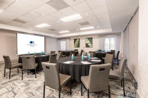 DoubleTree Carson