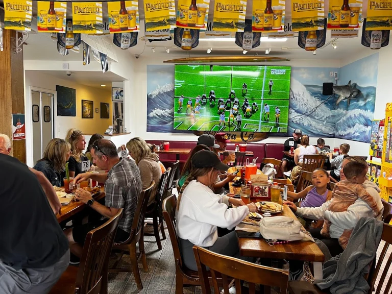 Duke’s Griddle ’n Grill, a dog-friendly restaurant in Ventura, California