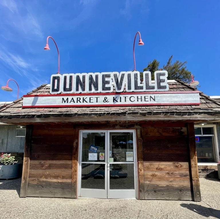 Dunneville Cafe and Market, a dog-friendly restaurant in Hollister, California