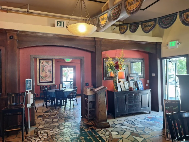 El Jardin, a dog-friendly restaurant in Santa Cruz, California