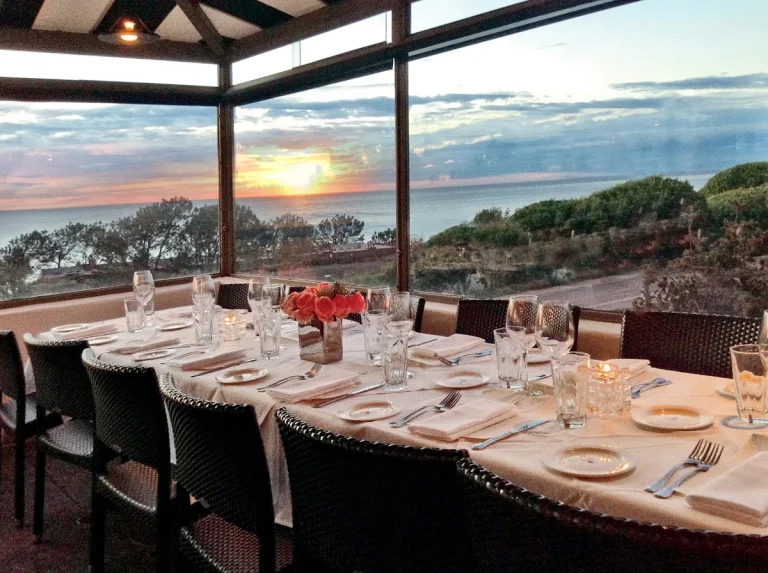 Enoteca del Fornaio, a dog-friendly bar in Del Mar, California