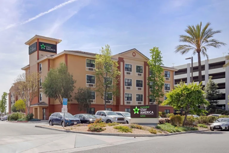 Extended Stay America, a dog-friendly restaurant in Burbank, California