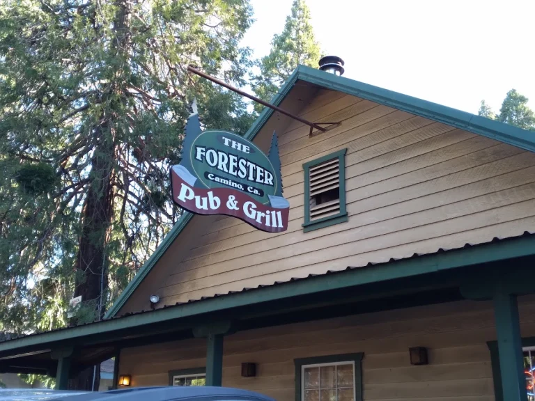 Forester Pub and Grill, Camino