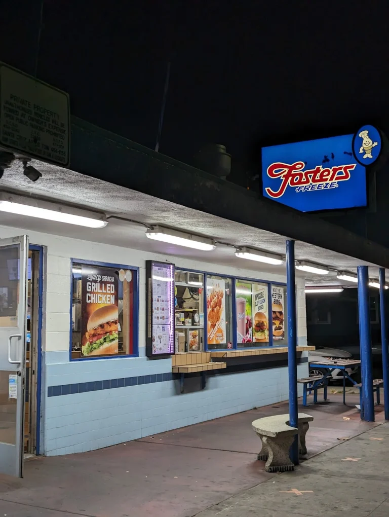 Foster's Freeze, a dog-friendly restaurant in Santa Cruz, California