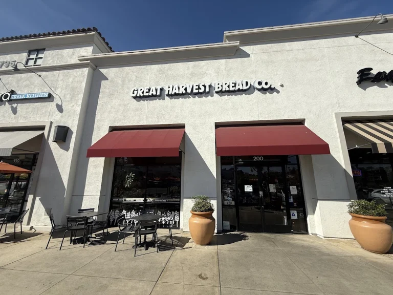 Great Harvest Bread Co., a dog-friendly restaurant in Temecula, California