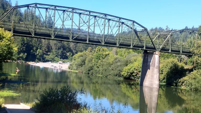 Guerneville River Park, a dog-friendly hiking trail in Guerneville, California