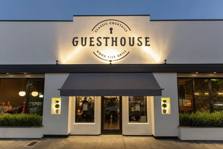 Guesthouse Marin, a dog-friendly vacation rental in Kentfield, California