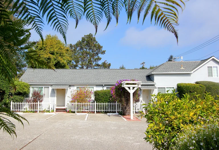 Harbor Inn, a dog-friendly hotel in Santa Cruz, California