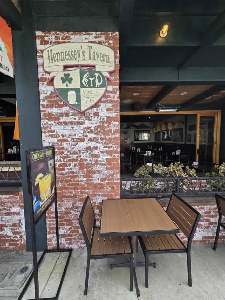 Hennessey's Tavern, Laguna Beach