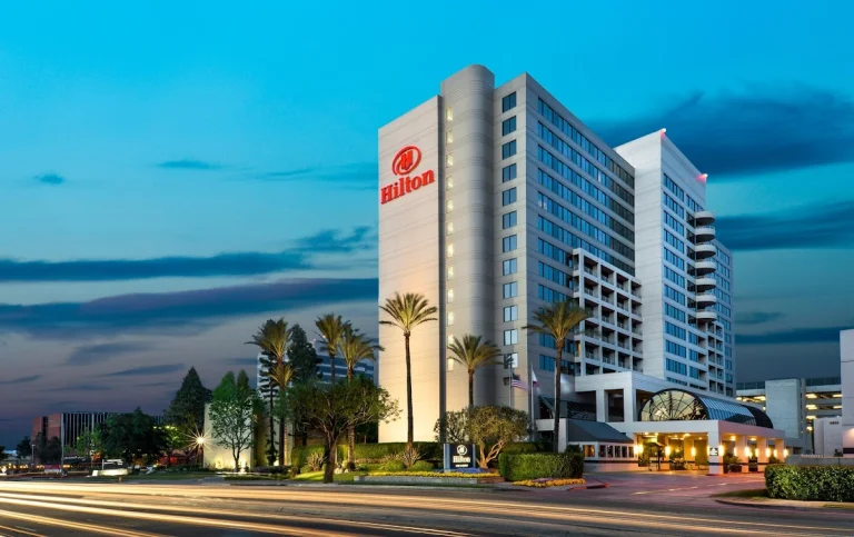 Hilton Woodland Hills, a dog-friendly hotel in Woodland Hills, California