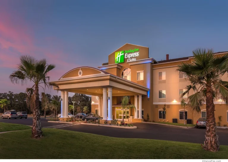Holiday Inn and Suites, a dog-friendly hotel in Red Bluff, California