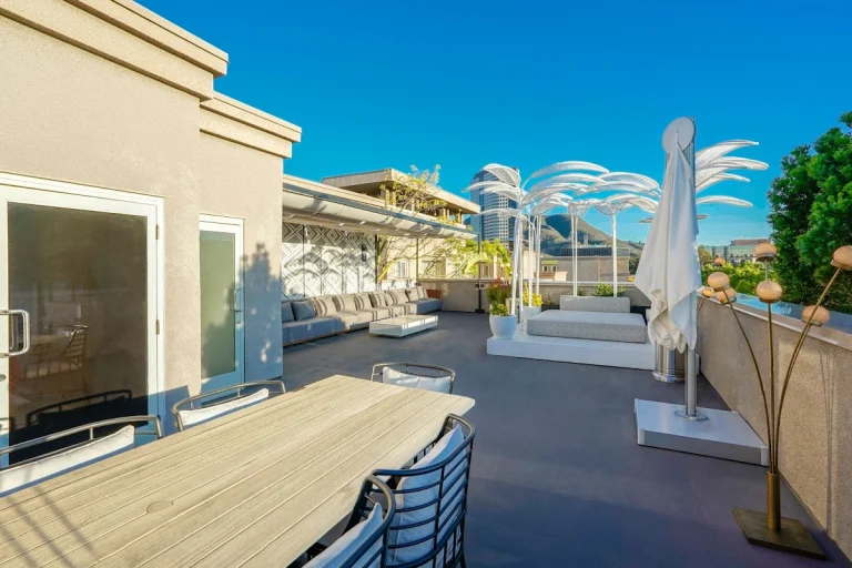 Hotel Amarano, a dog-friendly hotel in Burbank, California