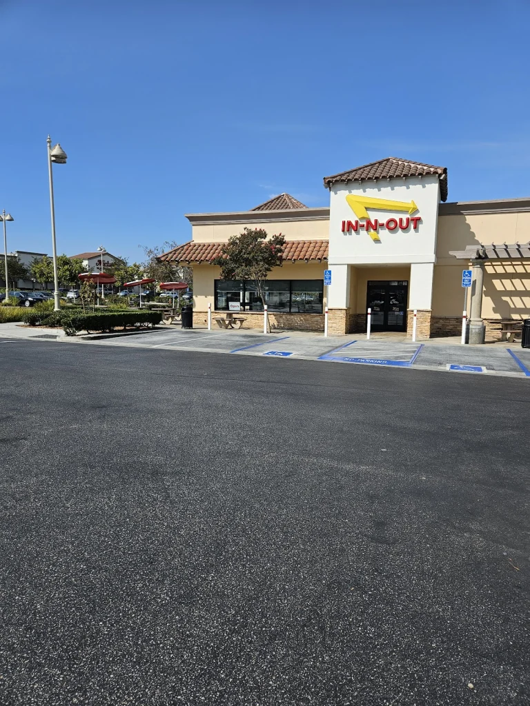 In-N-Out Burger, a dog-friendly restaurant in Moorpark, California